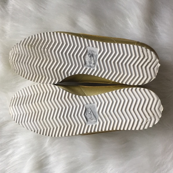 • ➳ Nike Cortez Special Edition Metallic Gold 6Y - Picture 6 of 8